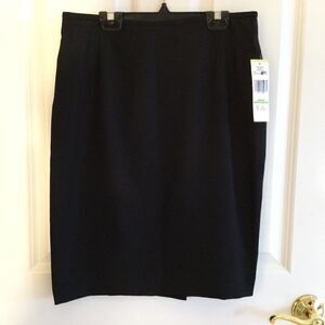 NWO T LeSuit Women’s Black Skirt Size 12P Lined